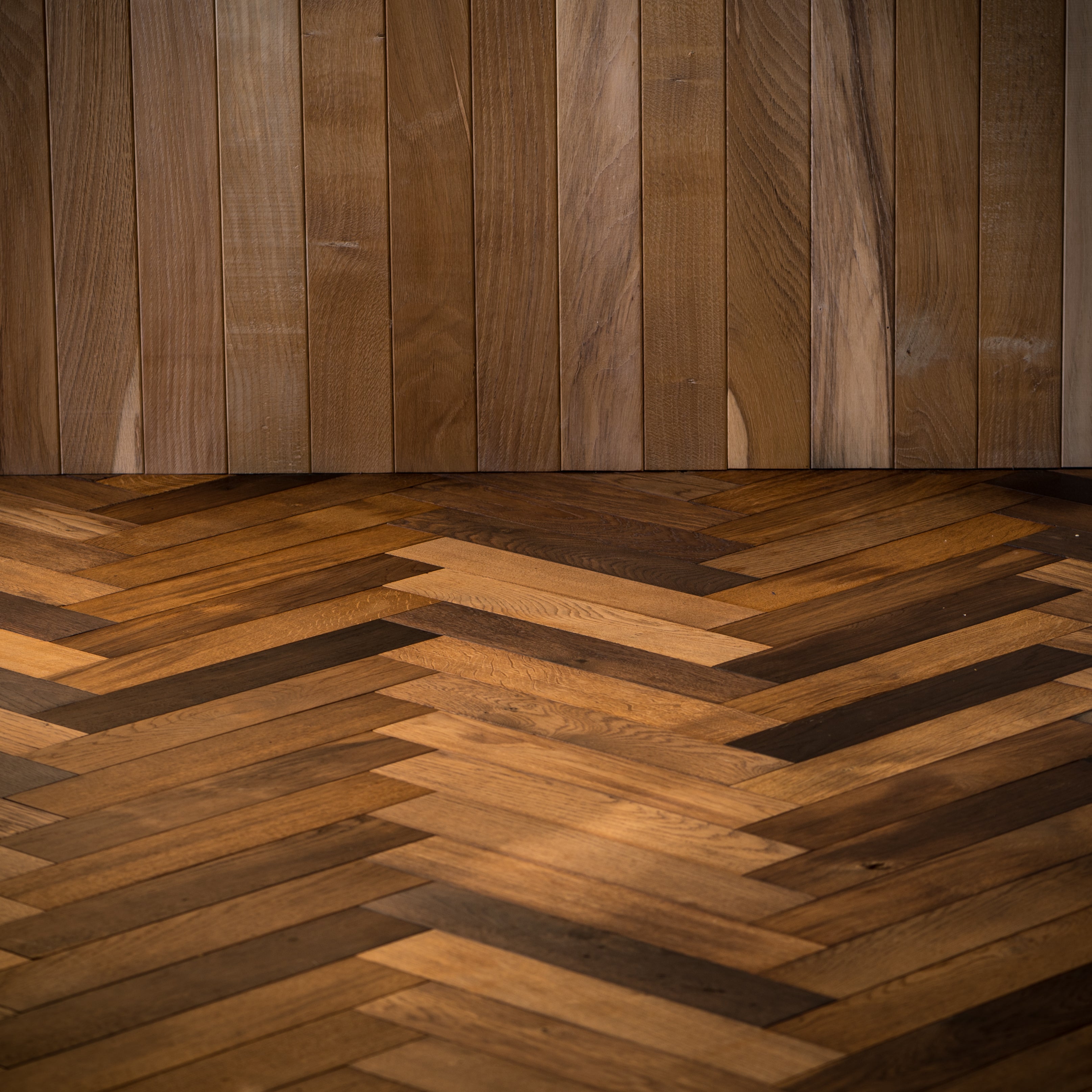 Engineered parquet floor with a French Oak feature layer